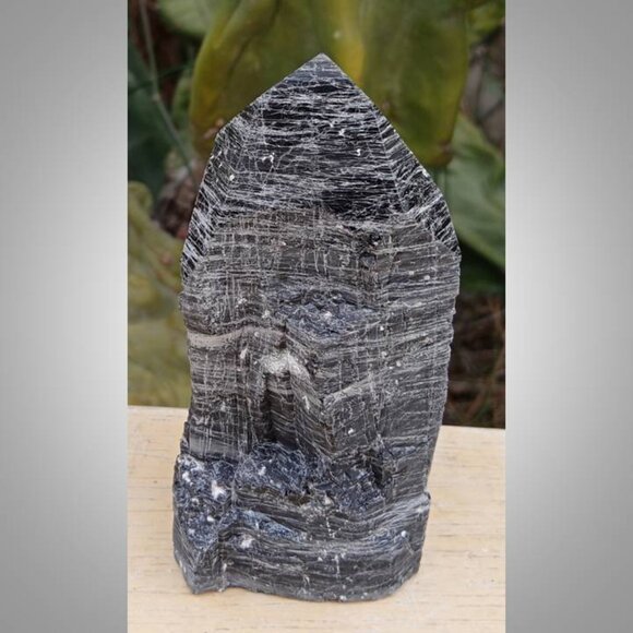 Black TOURMALINE stone crystal point healing : 03 PROTECTION chakra - Picture 2 of 7
